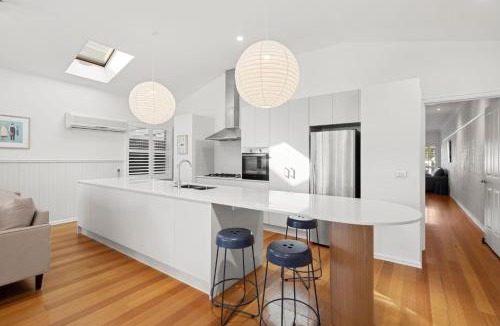 Ocean Grove House | Swyn Y Mor Riverside Cottage Haven