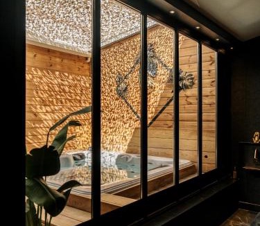 Aigues-Mortes Hotel | Sxcape ROOM