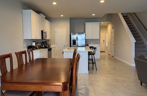 Austin House | SXSW Special - 10% Weekly 15% Monthy Discount 5 Bedrooms/5 Queen Beds.