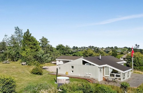 Handrup Strand House | "Sybil" - 700m from the sea by Interhome