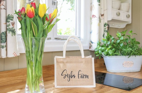 Lickfold Cottage | Sybs Farm Shepherds Hut