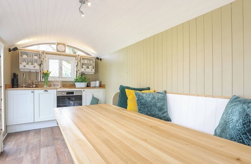 Lickfold Cottage | Sybs Farm Shepherds Hut