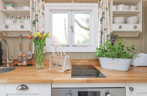 Lickfold Cottage | Sybs Farm Shepherds Hut
