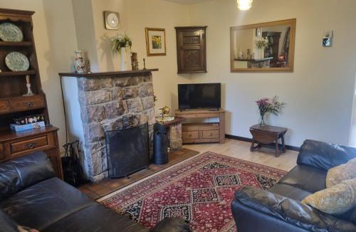 Henryd House | Sycamore Cottage