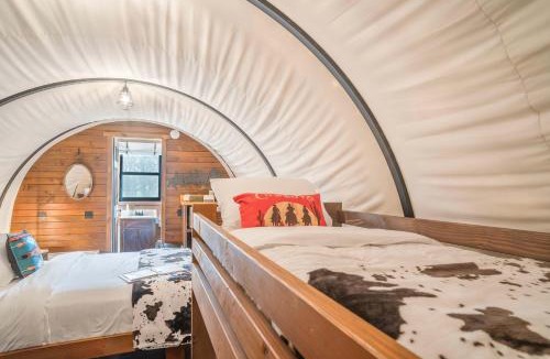 Branson House | Sycamore Creek Wagon Retreat Group Stay