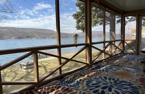 Middlesex Cottage | Sycamore Landing - Casual Lakefront Living at It's Best!