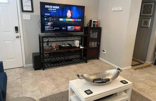 Big Spring House | Sycamore Suite/Wi-Fi & office