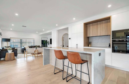 Drummoyne Apartment | Sydney Harbour-Front Home With Views & Parking