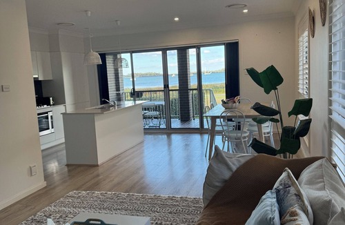 Taren Point House | Sydney Waterfront Beach House