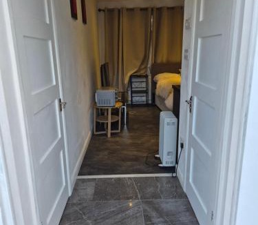 Thames Apartment | Sylva Studio Apartment