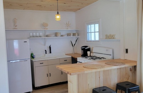 Sylvan Beach Cottage | Sylvan Beach Cottage in the heart of Sylvan Beach NY