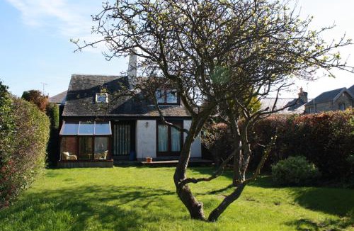 Gullane Apartment | Sylvan Orchard