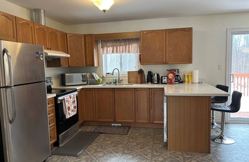 Carrying Place House | Sylvan Rest- A beautiful forest cottage at Quinte West