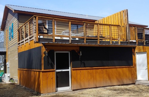 Sylvan Beach House | Sylvan's Sunkissed Sandcastle. 2 blocks from the beach