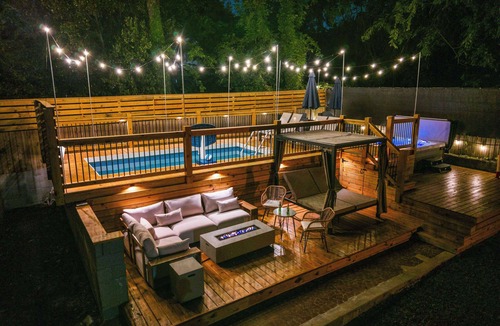 Sylvan Hills House | Sylvans Escape - Pool, Hot Tub, Games, Sleeps 12, 10mins from World Cup Stadium