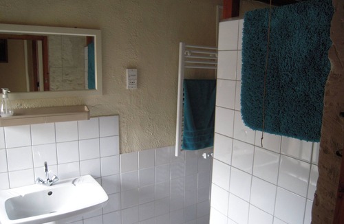 Ports House | Sympatheticly restored 18th century home within a 16th century farm courtyard.
