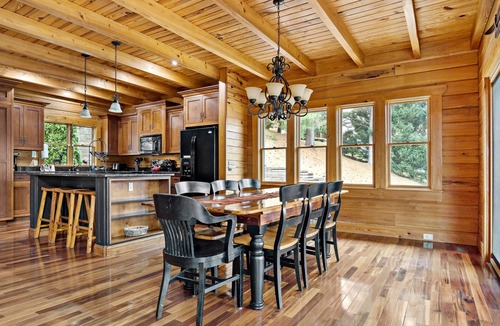 Lake Lure Cabin | Symphony House - Mother's Day Weekend