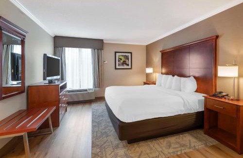 Liverpool Hotel | Syracuse Grand