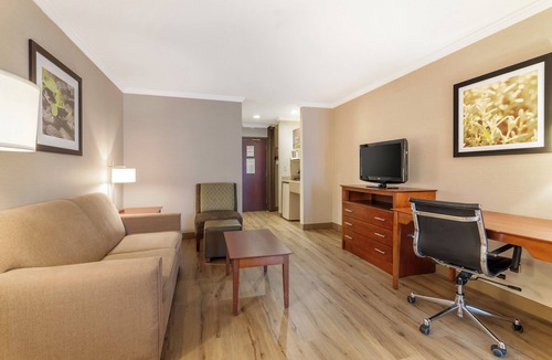 Liverpool Hotel | Syracuse Grand