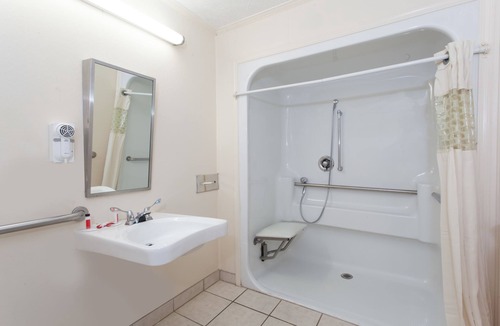 East Syracuse Hotel | Syracuse Inn