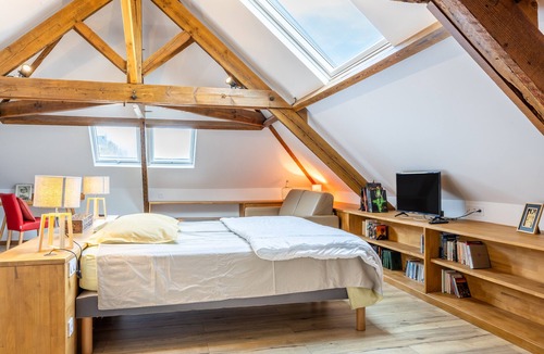 Saint-Michel-Mont-Mercure Bed & Breakfast | Syrah Guest Room with Wi-Fi