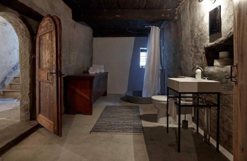 Valendas Apartment | Türalihus Downstairs - Ferien im Baudenkmal