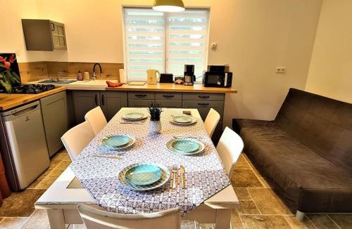 Sainte-Colombe-en-Bruilhois Apartment | T-2ouest47m2 dans la maison au bord du Canal du Midi