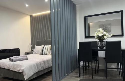 Mayesbrook Apartment | T and S