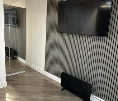 Mayesbrook Apartment | T and S