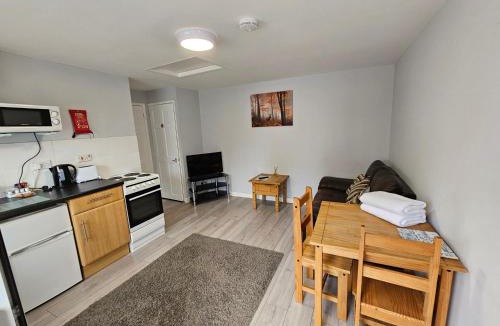 Wadhurst Hotel | T & J Motel