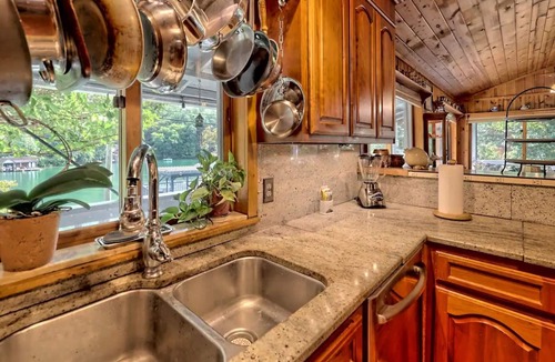 Clayton House | T Landing Top & Bottom Units