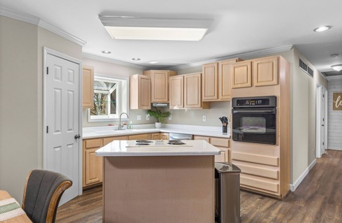 Weldon Spring Heights House | T Luxury Pool, Hot-tub and Arcade Game Room House