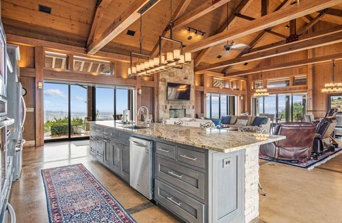 Bandera House | T Mountain Ranch in Bandera