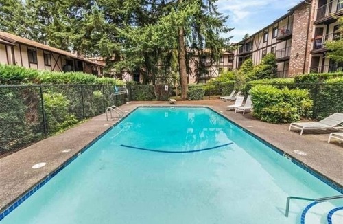 University Place Condo | T Regency Suite