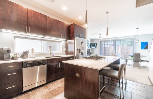 Cherry Street Condo | T-Town Hideaway