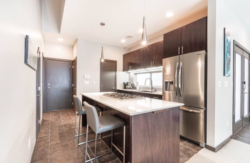 Cherry Street Condo | T-Town Hideaway