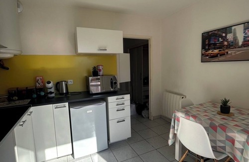 Rodez Apartment | T1 bis Proche Centre-ville, Campagne et Commodités