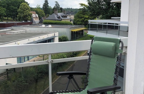 Bagnoles-de-l'Orne Apartment | T1 33m very bright, elevator, balcony, private parking, close to shops