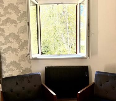 Bagnoles-de-l'Orne Apartment | T1 lumineux au calme avec parking privé