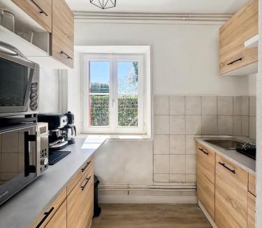 Bagnoles-de-l'Orne Apartment | T1 lumineux au calme avec parking privé