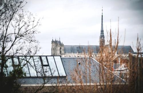 Centre Ville Apartment | T1 lumineux & cosy, vue Cathédrale, Amiens centre