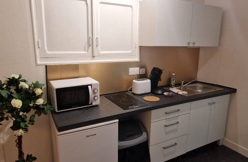 Evreux Apartment | T1 Lumineux et Jardin Hyper-Centre 5min gare