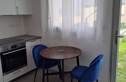 Bazoches-sur-Guyonne Apartment | T1 quiet near Paris ideal romantic getaway Haute Vallée Chevreuse