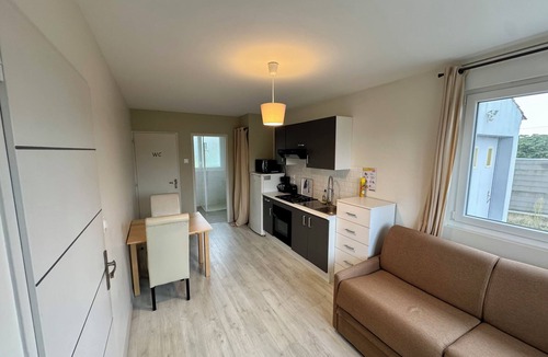 Vendrennes Apartment | T1 Swimming pool Quiet