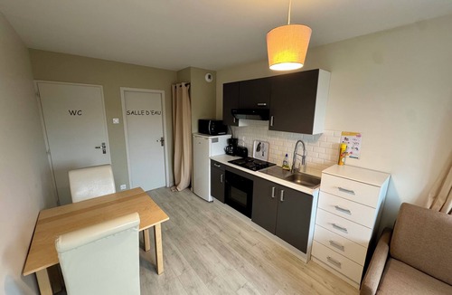 Vendrennes Apartment | T1 Swimming pool Quiet