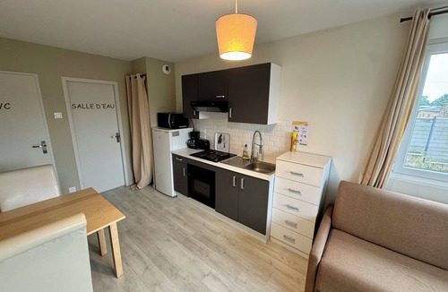 Vendrennes Apartment | T1 Swimming pool Quiet