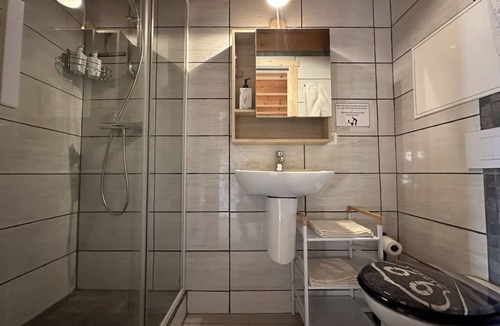 Neydens Apartment | T1 Triplex-Apartment-Ensuite-Mountain view