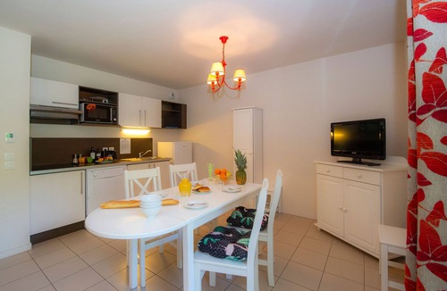 Gonneville-sur-Honfleur Condo | T2 à 2 pas de Honfleur | Piscine sur place & sauna
