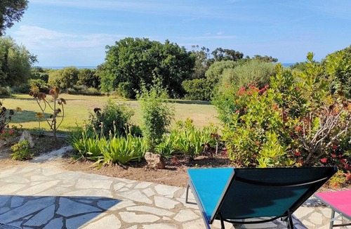 Corbara Apartment | T2, 350 m from Bodri BEACH, Sea view, Air-conditioning, on large landscaped grounds.