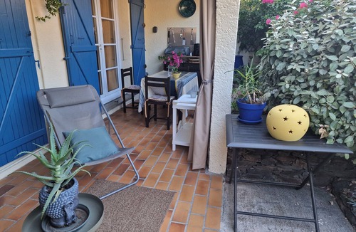 Cerbere Apartment | T2 37 m² in a protected cove, terrace, small garden, mountain view.
